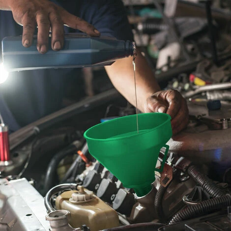 Relaxdays Trichter Set, 5 Größen, Flexibler Schlauch, Entnehmbares Sieb, Auto Öltrichter, Universell, Kunststoff, Grün 6 Relaxdays Trichter Set, 5 Größen, Flexibler Schlauch, Entnehmbares Sieb, Auto Öltrichter, Universell, Kunststoff, Grün – Bild 4